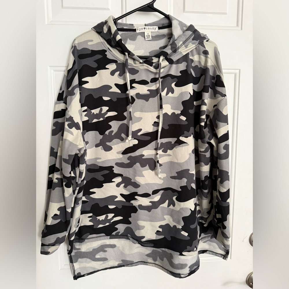 Buttery Super soft hooded sweatshirt liteweight